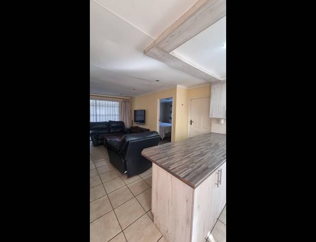 12 BEDROOM HOUSE FOR SALE IN SUNNYRIDGE